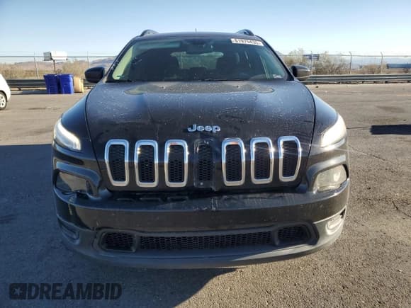 ✅ 2017 Jeep Cherokee Sport • VIN: 1C4PJLAS4HW541557 • Lot: 81975435. Wystawiony na Copart z przebiegiem 217 360 mil. Bezpłatny archiwum sprzedaży aukcyjnych z USA i szczegółowy raport historii pojazdu na DreamBid. Zdjęcie 5.