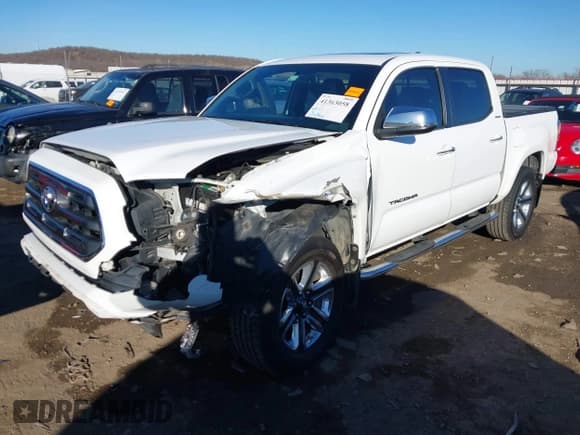 ✅ 2016 Toyota Tacoma Limited • VIN: 5TFEZ5CN4GX009513 • Lot: 41363058. Wystawiony na IAAI z przebiegiem 108 382 mil. Bezpłatny archiwum sprzedaży aukcyjnych z USA i szczegółowy raport historii pojazdu na DreamBid. Zdjęcie 17.