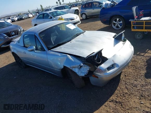 ✅ 1990 Mazda MX-5 Miata • VIN: JM1NA3512L0146684 • Lot: 42306385. Listed on IAAI with 71,211 mi. Free auction sales archive from the USA and detailed vehicle history report at DreamBid. Image 1.