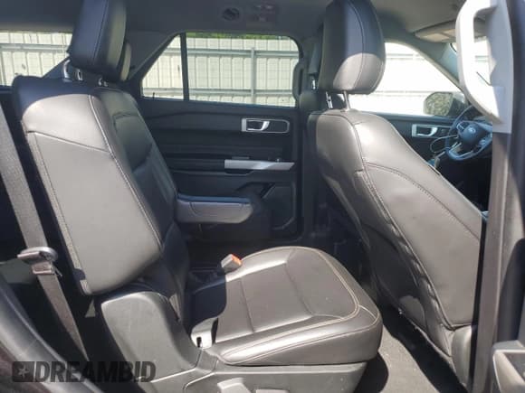 ✅ 2022 Ford Explorer XLT • VIN: 1FMSK7DH9NGC12577 • Lot: 52763775. Wystawiony na Copart z przebiegiem 55 916 mil. Bezpłatny archiwum sprzedaży aukcyjnych z USA i szczegółowy raport historii pojazdu na DreamBid. Zdjęcie 11.