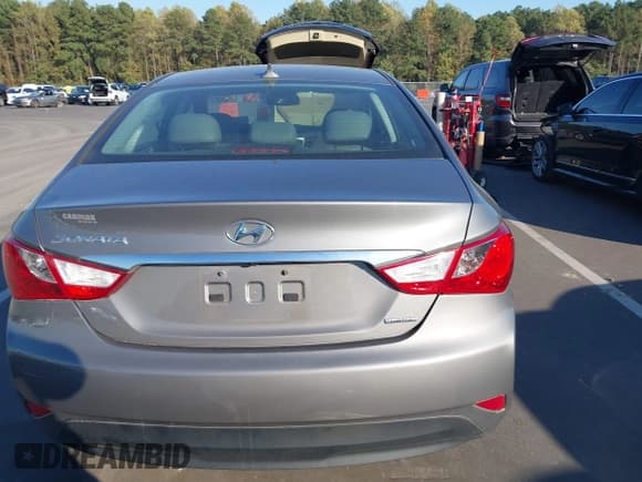 ✅ 2014 Hyundai Sonata SE • VIN: 5NPEC4AC9EH833853 • Лот: 43514135. Опубликован ранее на IAAI с пробегом 125 725 миль. Бесплатный доступ к архиву аукционных продаж из США и подробный отчёт об истории автомобиля на DreamBid. Изображение 17.