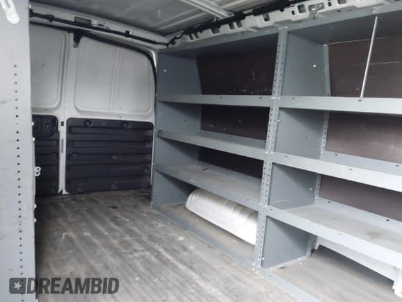 ✅ 2017 Chevrolet Express Cargo • VIN: 1GCWGAFFXH1342794 • Lot: 43175165. Wystawiony na IAAI z przebiegiem 126 077 mil. Bezpłatny archiwum sprzedaży aukcyjnych z USA i szczegółowy raport historii pojazdu na DreamBid. Zdjęcie 8.