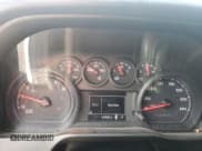 ✅ 2020 Chevrolet Silverado 1500 Custom • VIN: 1GCPWBEF6LZ260957 • Lot: 61503355. Wystawiony na Copart z przebiegiem 107 929 mil. Bezpłatny archiwum sprzedaży aukcyjnych z USA i szczegółowy raport historii pojazdu na DreamBid. Zdjęcie 9.