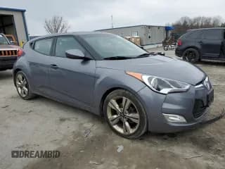 ✅ 2017 Hyundai Veloster • VIN: KMHTC6AD1HU316323 • Lot: 87031324. Wystawiony na Copart z przebiegiem 62 330 mil. Bezpłatny archiwum sprzedaży aukcyjnych z USA i szczegółowy raport historii pojazdu na DreamBid. Zdjęcie 4.