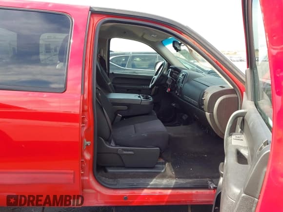 ✅ 2010 GMC Sierra 1500 SLE • VIN: 3GTRKVE33AG190388 • Lot: 43628420. Listed on IAAI with 148,763 mi. Free auction sales archive from the USA and detailed vehicle history report at DreamBid. Image 5.