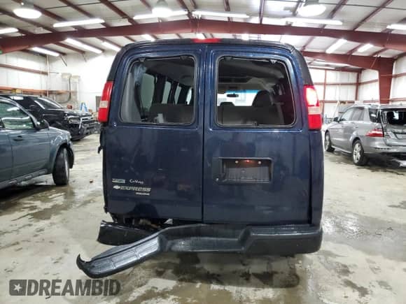 2010 Chevrolet Express Passenger LS с VIN 1GAZGPDGXA1170650, выставлен на аукционе Copart как лот 51909015 с пробегом 117 901 миль миль и Списание • Salvage title. История ставок и продаж доступна на DreamBid. Изображение 6.