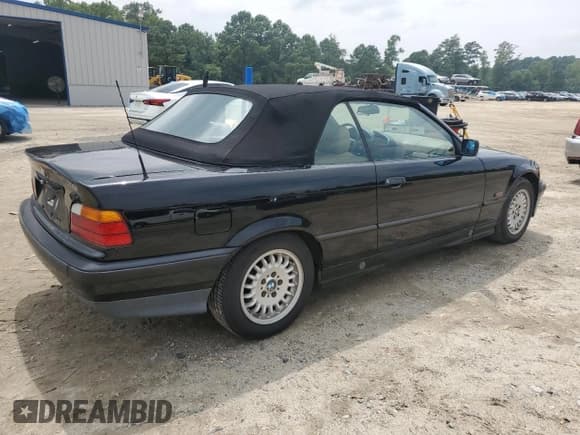 ✅ 1995 BMW 3 Series 318i • VIN: WBABK5320SEC85706 • Лот: 68200175. Опубликован ранее на Copart с пробегом 112 075 миль. Бесплатный доступ к архиву аукционных продаж из США и подробный отчёт об истории автомобиля на DreamBid. Изображение 3.