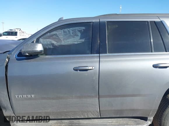 ✅ 2019 Chevrolet Tahoe LT • VIN: 1GNSCBKC4KR226552 • Lot: 43548303. Wystawiony na IAAI z przebiegiem Nie podano. Bezpłatny archiwum sprzedaży aukcyjnych z USA i szczegółowy raport historii pojazdu na DreamBid. Zdjęcie 15.