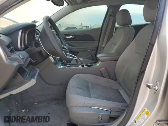 ✅ 2015 Chevrolet Malibu LS • VIN: 1G11B5SL9FU143364 • Lot: 70812264. Wystawiony na Copart z przebiegiem 169 554 mil mil. Skorzystaj z bezpłatnego archiwum sprzedaży aukcyjnych z USA i zobacz szczegółowy raport historii pojazdu na DreamBid. Zdjęcie 7.