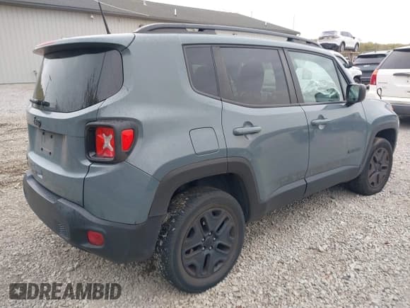✅ 2018 Jeep Renegade Sport • VIN: ZACCJBAB4JPH46257 • Lot: 43562625. Listed on IAAI with 130,722 mi. Free auction sales archive from the USA and detailed vehicle history report at DreamBid. Image 4.