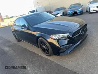 ✅ 2024 Mercedes-Benz E 350 • VIN: W1KLF4HB3RA007093 • Lot: 92358545. Wystawiony na Copart z przebiegiem 8 857 mil. Bezpłatny archiwum sprzedaży aukcyjnych z USA i szczegółowy raport historii pojazdu na DreamBid. Zdjęcie 1.