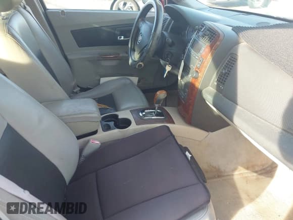 ✅ 2006 Cadillac CTS • VIN: 1G6DP577760102694 • Lot: 43669392. Wystawiony na IAAI z przebiegiem 77 175 mil. Bezpłatny archiwum sprzedaży aukcyjnych z USA i szczegółowy raport historii pojazdu na DreamBid. Zdjęcie 5.