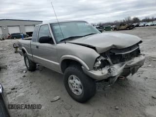 ✅ 2001 Chevrolet S-10 LS • VIN: 1GCDT19W218178369 • Лот: 44506665. Опубликован ранее на Copart с пробегом 142 152 миль. Бесплатный доступ к архиву аукционных продаж из США и подробный отчёт об истории автомобиля на DreamBid. Изображение 4.