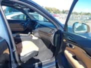 ✅ 2019 Volvo XC90 Momentum • VIN: YV4A22PK7K1416932 • Lot: 43482658. Wystawiony na IAAI z przebiegiem 158 608 mil. Bezpłatny archiwum sprzedaży aukcyjnych z USA i szczegółowy raport historii pojazdu na DreamBid. Zdjęcie 5.