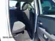 2024 Ram 1500 SLT z VIN 1C6RR7GG6RS153760, wystawiony jako IAAI lot #42820854 z przebiegiem 44 153 mil mil oraz . Historia ofert i sprzedaży dostępna na DreamBid. Obrazek 8.