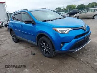 ✅ 2016 Toyota RAV4 SE • VIN: 2T3JFREV4GW461218 • Lot: 43094199. Wystawiony na IAAI z przebiegiem 105 505 mil. Bezpłatny archiwum sprzedaży aukcyjnych z USA i szczegółowy raport historii pojazdu na DreamBid. Zdjęcie 1.