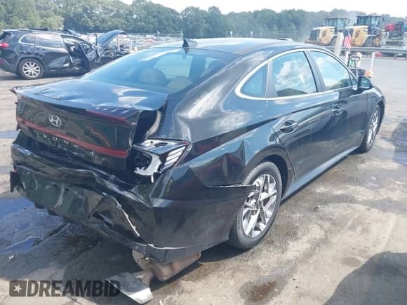 2020 Hyundai Sonata SEL with VIN 5NPEF4JA9LH037283, listed as a IAAI auction lot 43129365 with 75,702 mi miles and . Bid and sale history available at DreamBid. Image 4.