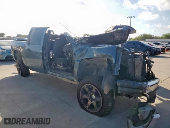 ✅ 2007 Chevrolet Silverado 2500HD 1LT • VIN: 1GCHK23687F560820 • Lot: 68724555. Wystawiony na Copart z przebiegiem Nie podano. Bezpłatny archiwum sprzedaży aukcyjnych z USA i szczegółowy raport historii pojazdu na DreamBid. Zdjęcie 4.