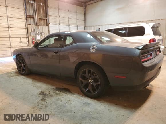 ✅ 2018 Dodge Challenger SXT Plus • VIN: 2C3CDZAG1JH332340 • Lot: 47379674. Wystawiony na Copart z przebiegiem 93 152 mil. Bezpłatny archiwum sprzedaży aukcyjnych z USA i szczegółowy raport historii pojazdu na DreamBid. Zdjęcie 2.