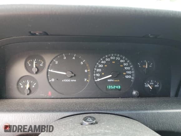 ✅ 2004 Jeep Grand Cherokee Laredo • VIN: 1J4GW48S64C160831 • Lot: 61920005. Wystawiony na Copart z przebiegiem 135 243 mil. Bezpłatny archiwum sprzedaży aukcyjnych z USA i szczegółowy raport historii pojazdu na DreamBid. Zdjęcie 9.