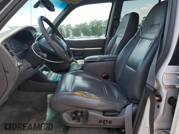 ✅ 2000 Mercury Mountaineer • VIN: 4M2ZU76E0YUJ39759 • Лот: 61939855. Опубликован ранее на Copart с пробегом 220 534 миль. Бесплатный доступ к архиву аукционных продаж из США и подробный отчёт об истории автомобиля на DreamBid. Изображение 7.