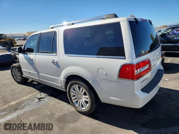✅ 2014 Lincoln Navigator • VIN: 5LMJJ3H50EEL04421 • Lot: 90921025. Wystawiony na Copart z przebiegiem 94 220 mil. Bezpłatny archiwum sprzedaży aukcyjnych z USA i szczegółowy raport historii pojazdu na DreamBid. Zdjęcie 2.