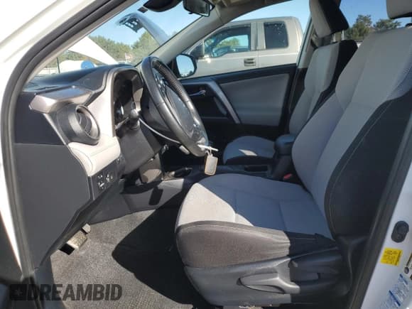 ✅ 2018 Toyota RAV4 XLE • VIN: JTMRFREV1JJ246596 • Лот: 91725775. Опубликован ранее на Copart с пробегом 105 840 миль. Бесплатный доступ к архиву аукционных продаж из США и подробный отчёт об истории автомобиля на DreamBid. Изображение 7.