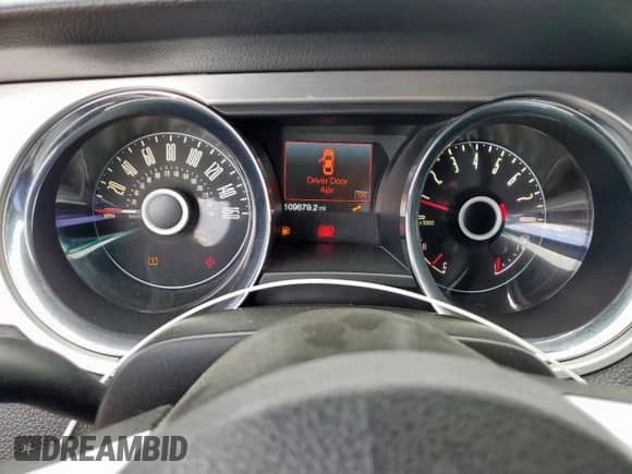 2014 Ford Mustang GT с VIN 1ZVBP8CF0E5204744, выставлен на аукционе Copart как лот 84704095 с пробегом 109 679 миль миль и Списание • Salvage title. История ставок и продаж доступна на DreamBid. Изображение 9.