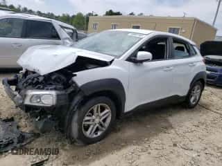 2020 Hyundai Kona SE с VIN KM8K12AA6LU516462, выставлен на аукционе Copart как лот 49862163 с пробегом 55 674 миль миль и . История ставок и продаж доступна на DreamBid. Изображение 1.