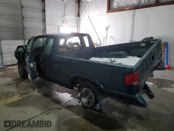 ✅ 1997 Chevrolet S-10 LS • VIN: 1GCCS19X8V8197683 • Лот: 87708695. Опубликован ранее на Copart с пробегом 294 663 миль. Бесплатный доступ к архиву аукционных продаж из США и подробный отчёт об истории автомобиля на DreamBid. Изображение 2.