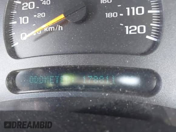 2004 Chevrolet Silverado 1500 z VIN 1GCEC14X44Z236646, wystawiony jako IAAI lot #42516773 z przebiegiem 178 811 mil mil oraz . Historia ofert i sprzedaży dostępna na DreamBid. Obrazek 7.