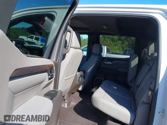 ✅ 2025 GMC Sierra 1500 SLT • VIN: 3GTUUDED3SG258228 • Лот: 43404808. Опубликован ранее на IAAI с пробегом 4 609 миль. Бесплатный доступ к архиву аукционных продаж из США и подробный отчёт об истории автомобиля на DreamBid. Изображение 8.