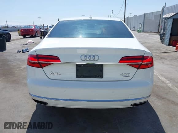 ✅ 2015 Audi A8 4.0T • VIN: WAU32AFD0FN007028 • Lot: 42719029. Wystawiony na IAAI z przebiegiem 75 203 mil. Bezpłatny archiwum sprzedaży aukcyjnych z USA i szczegółowy raport historii pojazdu na DreamBid. Zdjęcie 17.