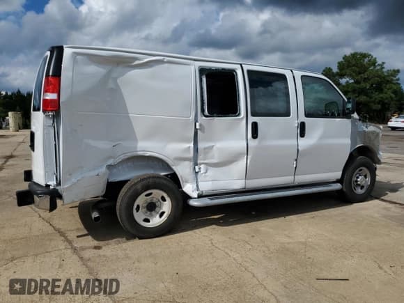 ✅ 2025 Chevrolet Express Cargo • VIN: 1GCWGAFP0S1160635 • Lot: 68687355. Wystawiony na Copart z przebiegiem Nie podano. Bezpłatny archiwum sprzedaży aukcyjnych z USA i szczegółowy raport historii pojazdu na DreamBid. Zdjęcie 3.