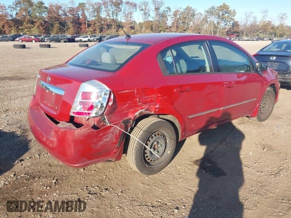 ✅ 2010 Nissan Sentra SR • VIN: 3N1AB6AP3AL714032 • Lot: 43556025. Listed on IAAI with 180,000 mi. Free auction sales archive from the USA and detailed vehicle history report at DreamBid. Image 4.