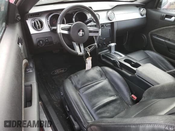 ✅ 2006 Ford Mustang Standard • VIN: 1ZVHT80N565152031 • Лот: 92177275. Опубликован ранее на Copart с пробегом 163 384 миль. Бесплатный доступ к архиву аукционных продаж из США и подробный отчёт об истории автомобиля на DreamBid. Изображение 8.