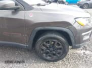 ✅ 2017 Jeep Compass Trailhawk • VIN: 3C4NJDDB3HT675054 • Lot: 43304770. Wystawiony na IAAI z przebiegiem 254 162 mil. Bezpłatny archiwum sprzedaży aukcyjnych z USA i szczegółowy raport historii pojazdu na DreamBid. Zdjęcie 6.