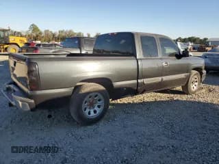 ✅ 2005 Chevrolet Silverado 1500 LS • VIN: 1GCEC19V75Z258214 • Лот: 71930004. Опубликован ранее на Copart с пробегом 178 318 миль. Бесплатный доступ к архиву аукционных продаж из США и подробный отчёт об истории автомобиля на DreamBid. Изображение 3.