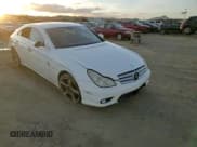 ✅ 2006 Mercedes-Benz CLS 55 AMG • VIN: WDDDJ76X66A014683 • Лот: 45760745. Опубликован ранее на Copart с пробегом 175 235 миль. Бесплатный доступ к архиву аукционных продаж из США и подробный отчёт об истории автомобиля на DreamBid. Изображение 11.