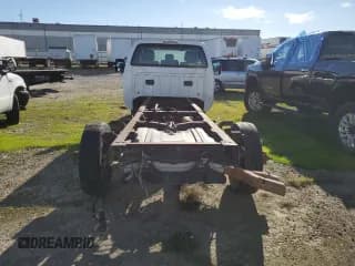 ✅ 2012 Ford F-550 XL • VIN: 1FDUF5GT4CEB08153 • Lot: 88821575. Wystawiony na Copart z przebiegiem 105 014 mil. Bezpłatny archiwum sprzedaży aukcyjnych z USA i szczegółowy raport historii pojazdu na DreamBid. Zdjęcie 6.