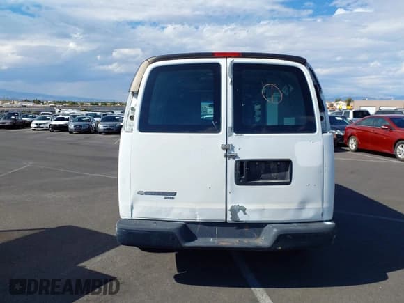 ✅ 2007 Chevrolet Express Cargo • VIN: 1GCFH15T471202856 • Lot: 43366696. Listed on IAAI with 126,426 mi. Free auction sales archive from the USA and detailed vehicle history report at DreamBid. Image 16.