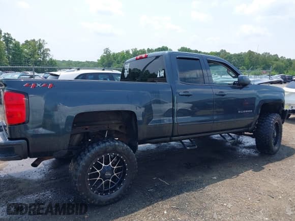 ✅ 2019 Chevrolet Silverado 1500 LT • VIN: 2GCVKPEC9K1134735 • Lot: 42465508. Wystawiony na IAAI z przebiegiem 108 520 mil. Bezpłatny archiwum sprzedaży aukcyjnych z USA i szczegółowy raport historii pojazdu na DreamBid. Zdjęcie 14.