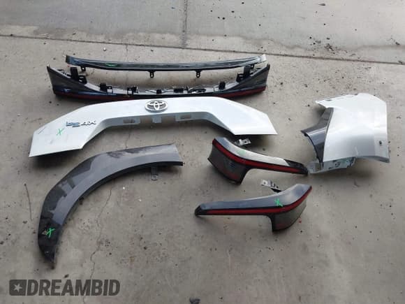 ✅ 2025 Toyota bZ4X XLE • VIN: JTMABACA9SA091954 • Лот: 43537926. Опубликован ранее на IAAI с пробегом 20 443 миль. Бесплатный доступ к архиву аукционных продаж из США и подробный отчёт об истории автомобиля на DreamBid. Изображение 12.