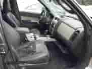 2010 Mercury Mariner z VIN 4M2CN9BG3AKJ08951, wystawiony jako IAAI lot #43002446 z przebiegiem 182 349 mil mil oraz . Historia ofert i sprzedaży dostępna na DreamBid. Obrazek 5.