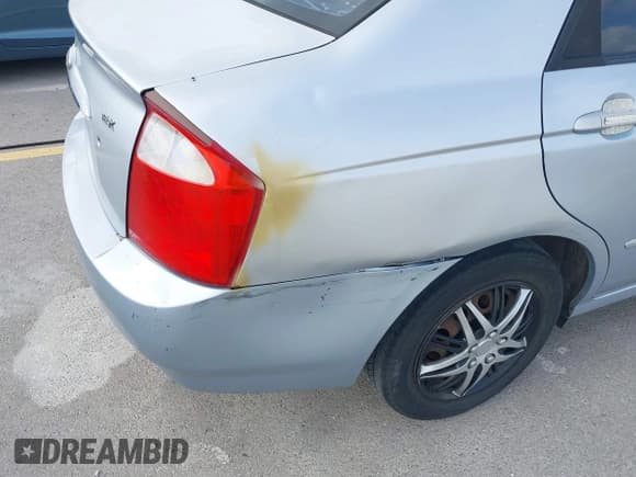 ✅ 2006 Kia Spectra EX • VIN: KNAFE122865322944 • Lot: 42656157. Wystawiony na IAAI z przebiegiem 188 340 mil. Bezpłatny archiwum sprzedaży aukcyjnych z USA i szczegółowy raport historii pojazdu na DreamBid. Zdjęcie 6.