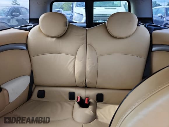 ✅ 2009 MINI Clubman S • VIN: WMWMM335X9TP89913 • Lot: 65537895. Listed on Copart with 127,679 mi. Free auction sales archive from the USA and detailed vehicle history report at DreamBid. Image 10.