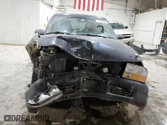 ✅ 2002 GMC Sonoma SLS • VIN: 1GTCS14WX28239250 • Лот: 46291075. Опубликован ранее на Copart с пробегом 186 402 миль. Бесплатный доступ к архиву аукционных продаж из США и подробный отчёт об истории автомобиля на DreamBid. Изображение 5.