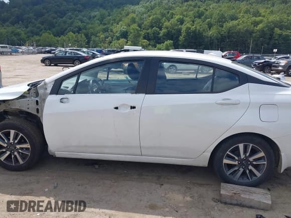 ✅ 2023 Nissan Versa SV • VIN: 3N1CN8EV5PL824111 • Лот: 42994065. Опубликован ранее на IAAI с пробегом 108 958 миль. Бесплатный доступ к архиву аукционных продаж из США и подробный отчёт об истории автомобиля на DreamBid. Изображение 15.