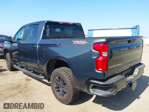 ✅ 2019 Chevrolet Silverado 1500 LT Trail Boss • VIN: 1GCPYFED9KZ332149 • Lot: 42720046. Wystawiony na IAAI z przebiegiem 89 370 mil. Bezpłatny archiwum sprzedaży aukcyjnych z USA i szczegółowy raport historii pojazdu na DreamBid. Zdjęcie 3.