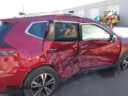 ✅ 2018 Nissan Rogue SV • VIN: 5N1AT2MVXJC839341 • Lot: 43519798. Wystawiony na IAAI z przebiegiem 33 516 mil. Bezpłatny archiwum sprzedaży aukcyjnych z USA i szczegółowy raport historii pojazdu na DreamBid. Zdjęcie 6.